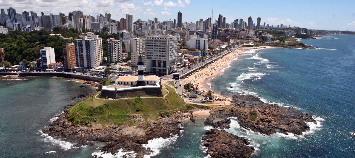 Vista de Salvador (BA), contexto urbano de marketing para desentupidoras em Salvador