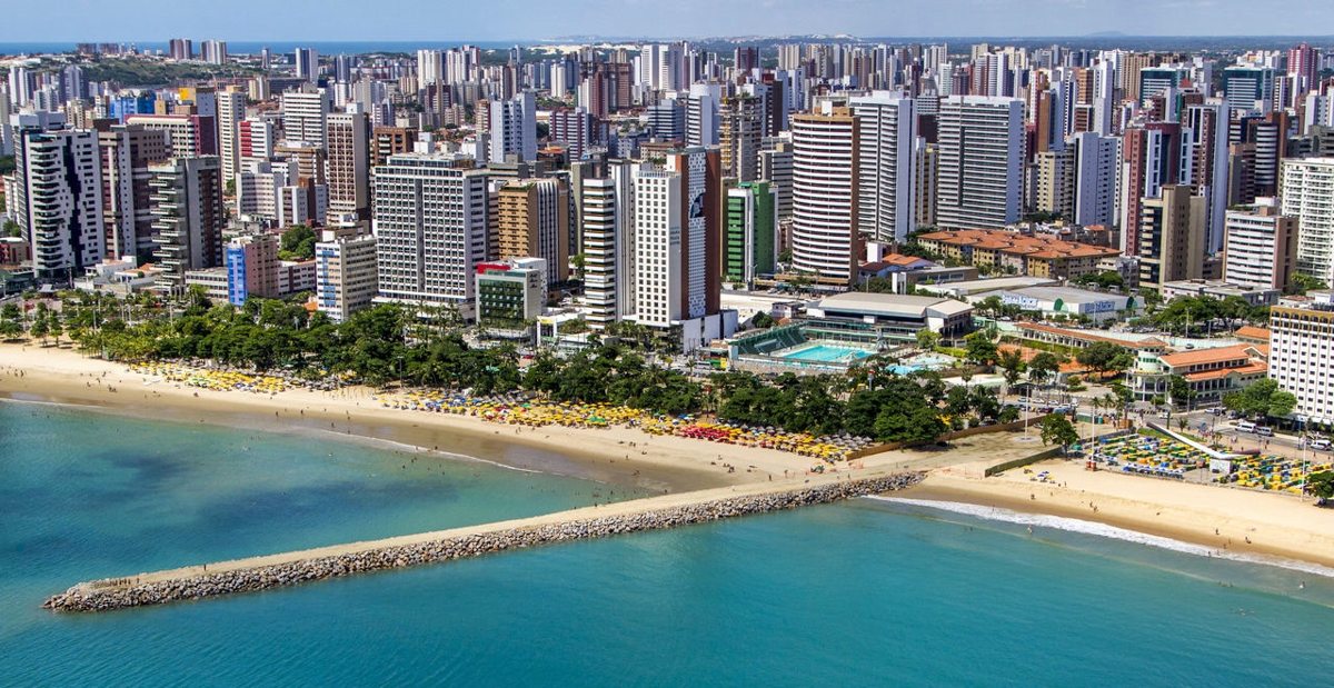 Vista de Fortaleza (CE), contexto urbano de marketing para desentupidoras em Fortaleza